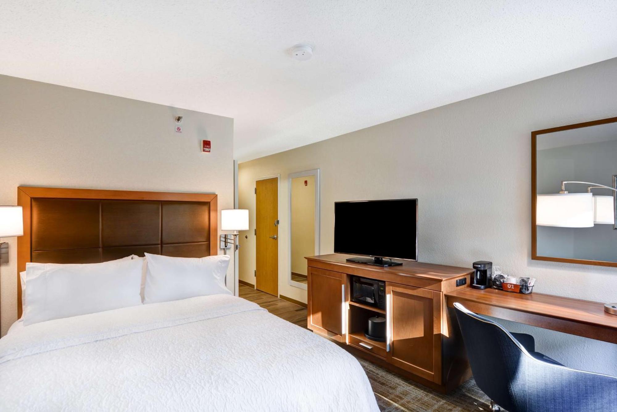 Hampton Inn Memphis Poplar Экстерьер фото