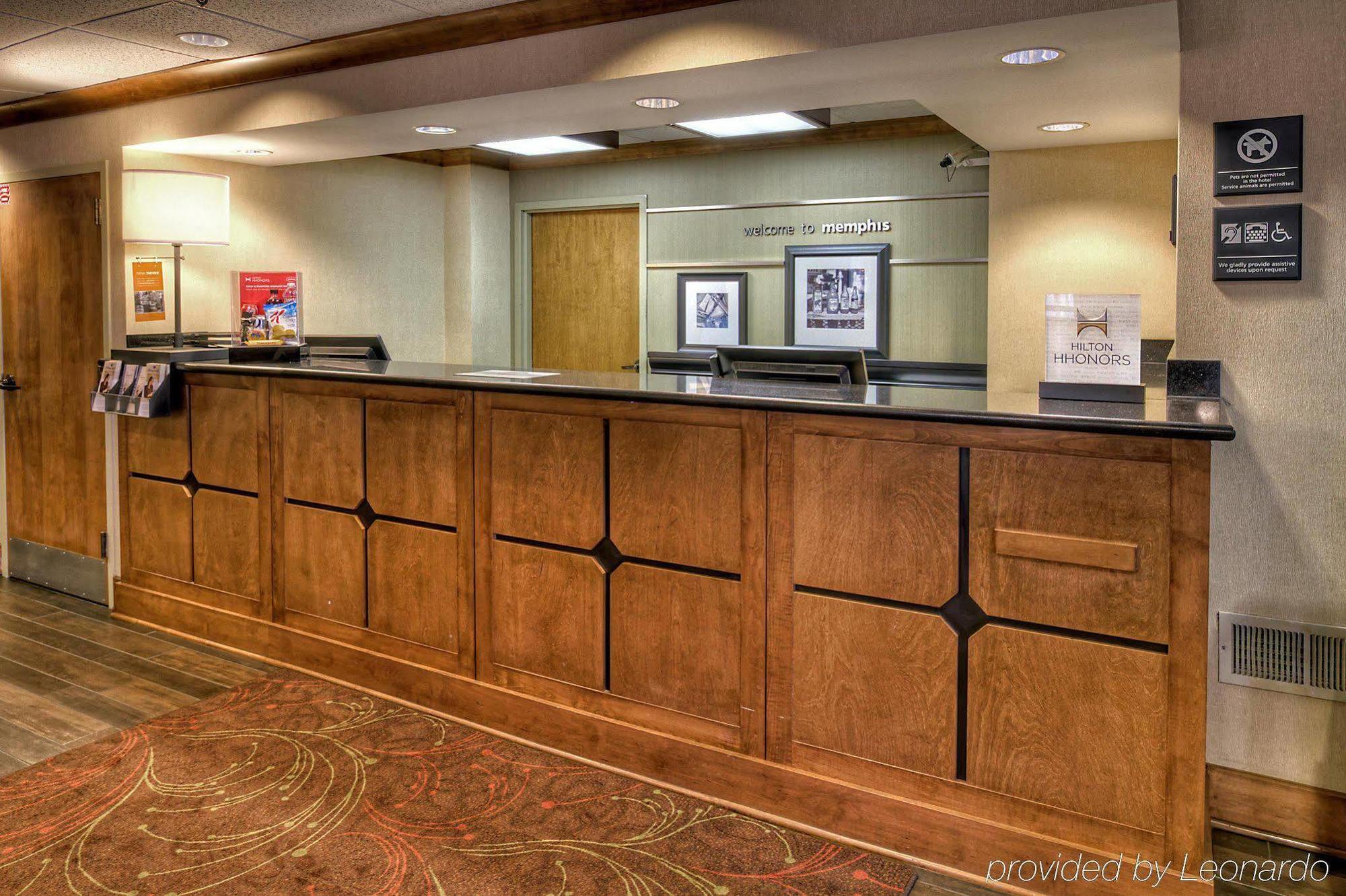 Hampton Inn Memphis Poplar Экстерьер фото