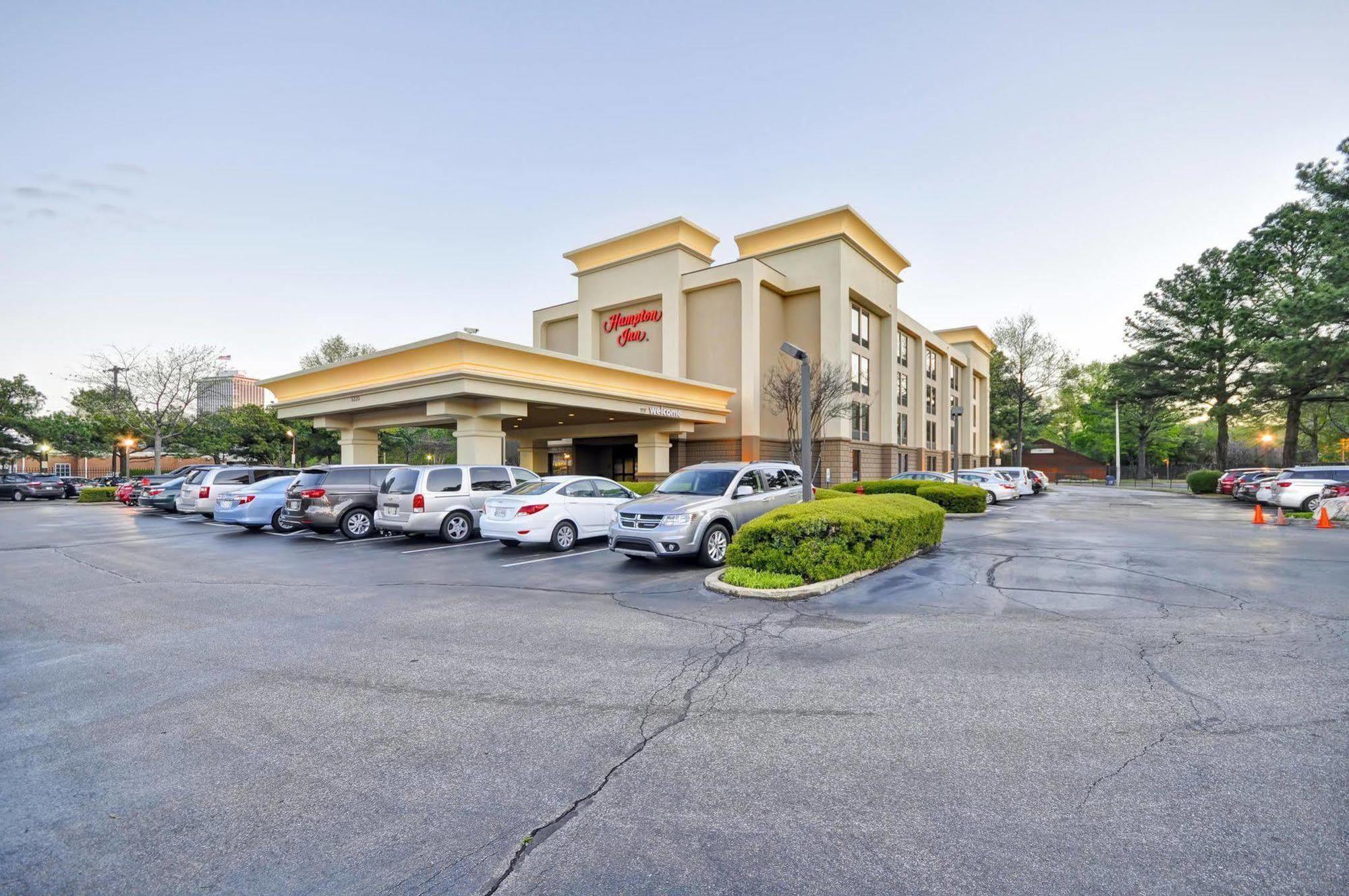 Hampton Inn Memphis Poplar Экстерьер фото