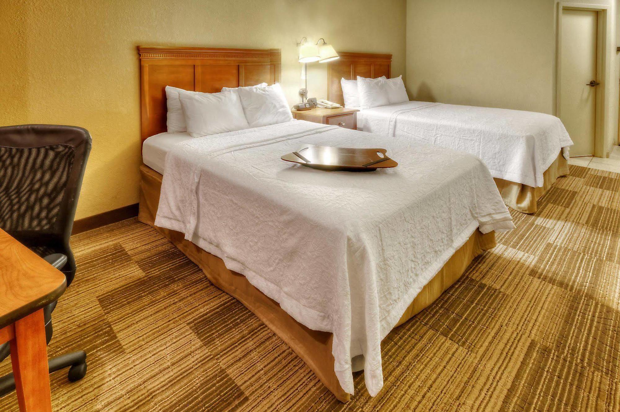 Hampton Inn Memphis Poplar Экстерьер фото